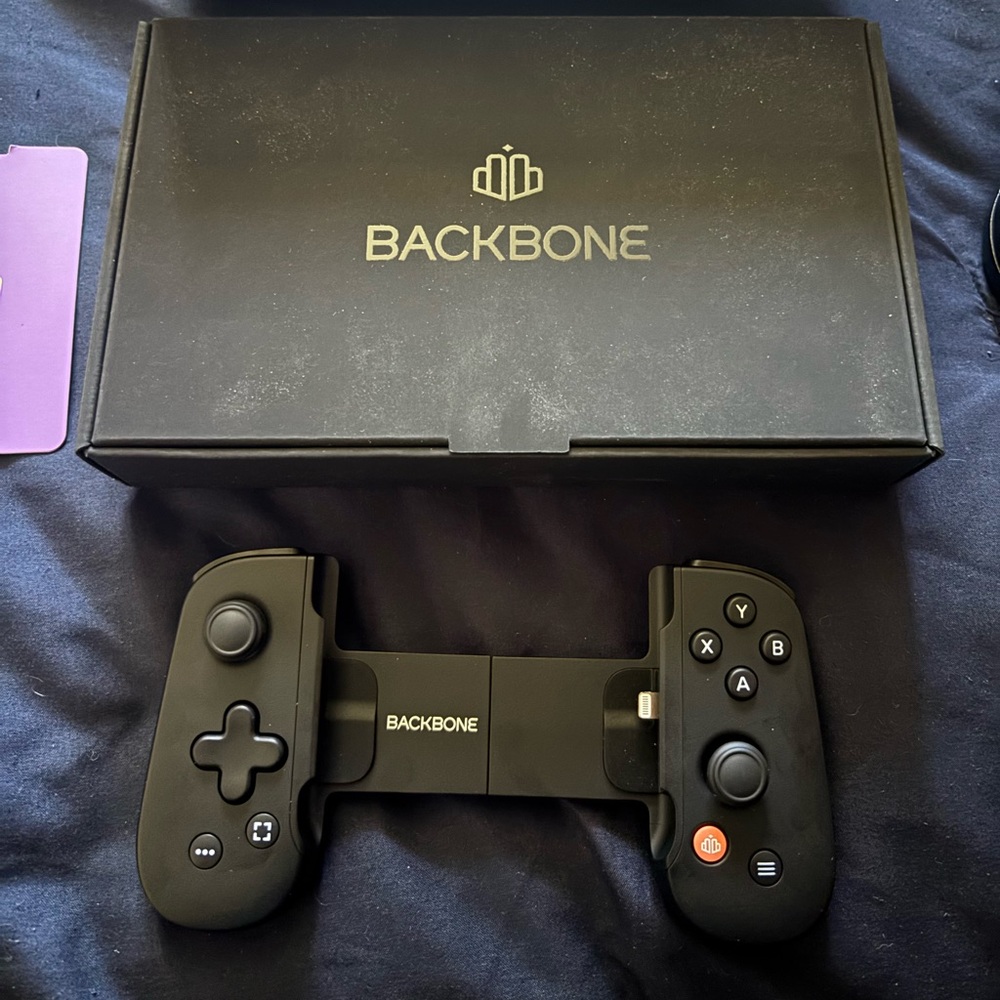 Backbone One - Lightning (2nd gen) - Picture 2 of 13